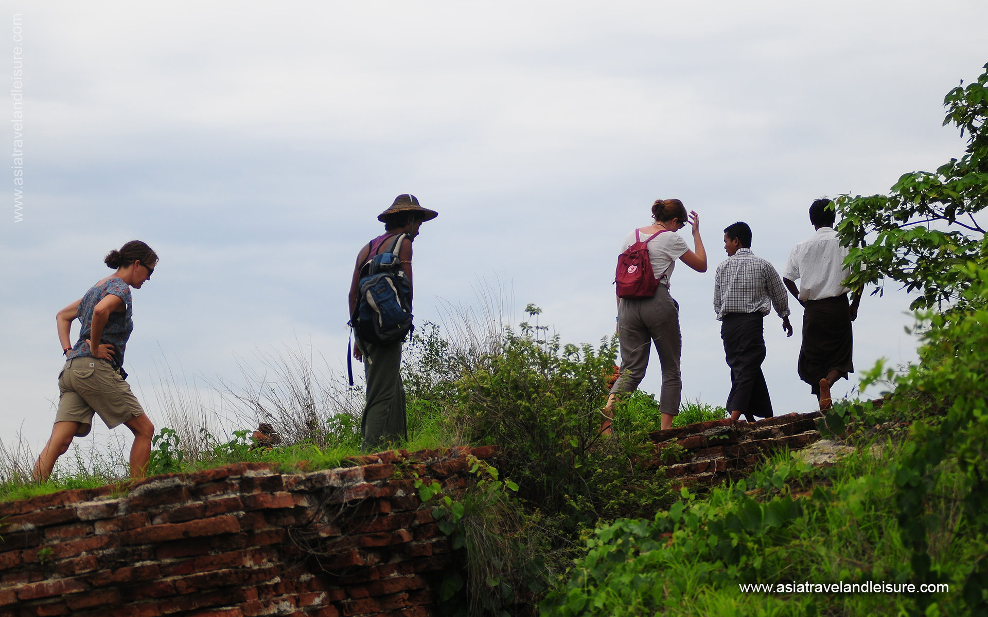 Trekking-The-Golden-Land-02